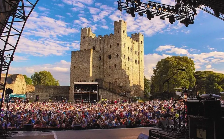 Rochester Castle Live